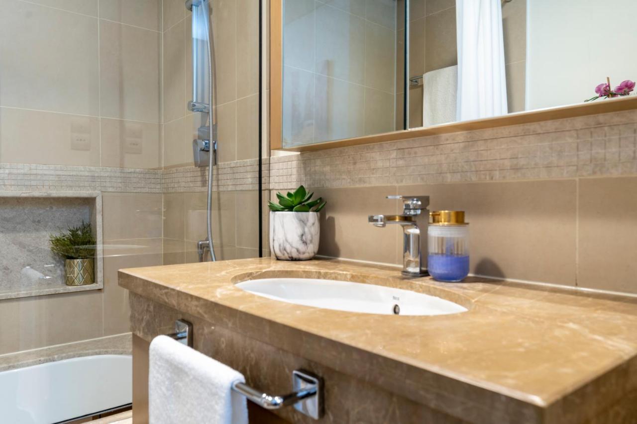 Prestige Living 1Br With Full Burj Khalifa View By Auberge 두바이 외부 사진